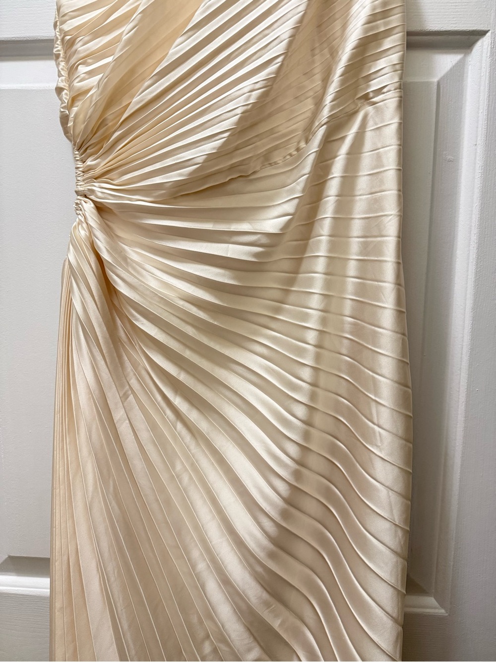 Dress Forum Los Angeles One-Shoulder Pearl Pleated Dress - Picture 4 of 10